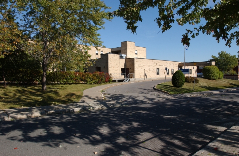 Centre d'hÃ©bergement de la PiniÃ¨re's Building